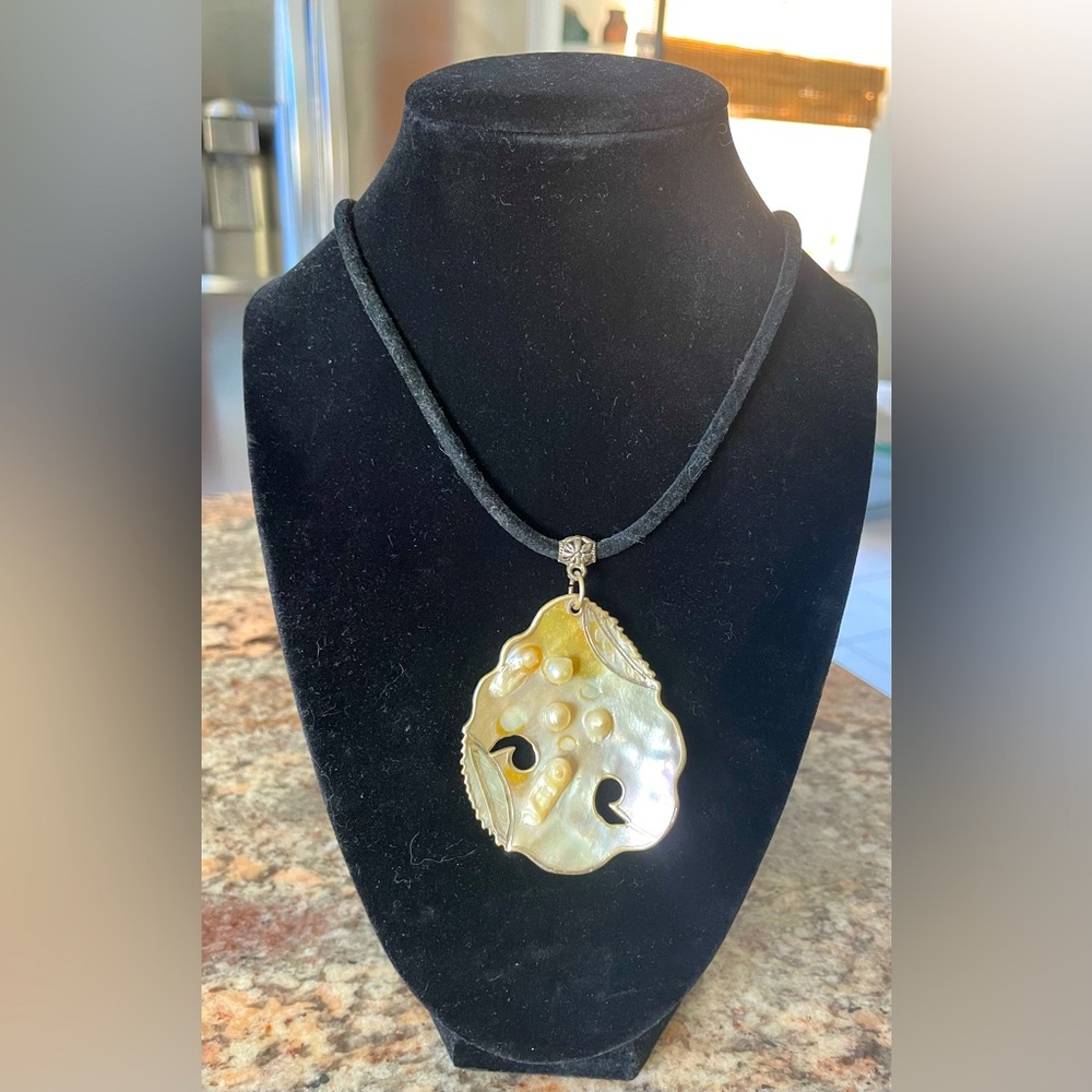 Vintage Genuine Blister Pearl Pendant Necklace
